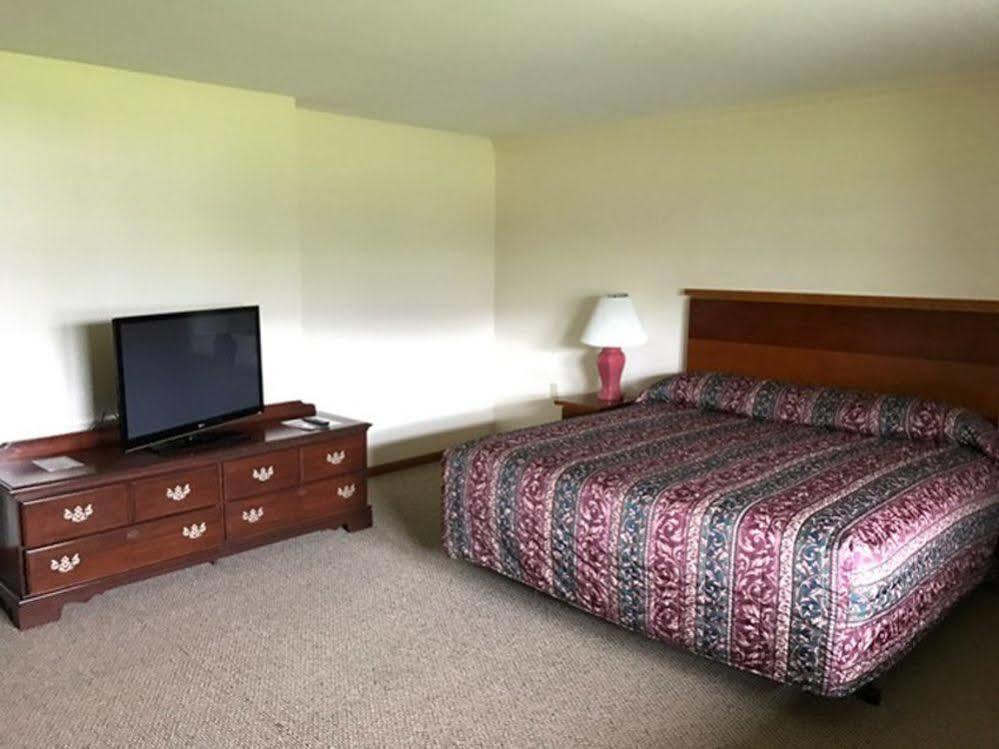 Shadowbrook Resort Tunkhannock Exterior photo